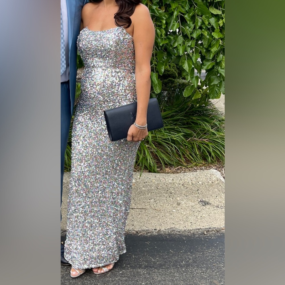 Dress - Picture 2 of 7